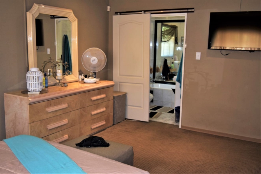 4 Bedroom Property for Sale in Vaalpark Free State